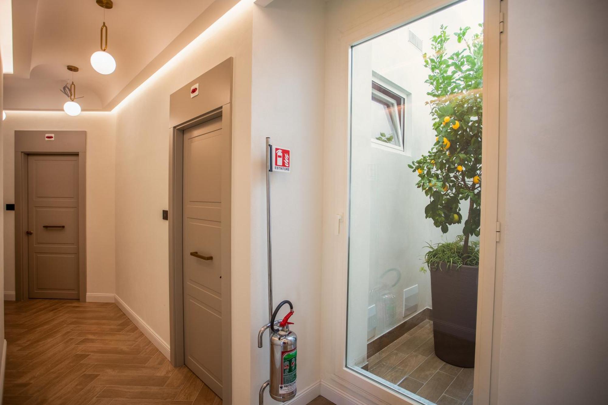 Boemi Smart Suites Naples Extérieur photo